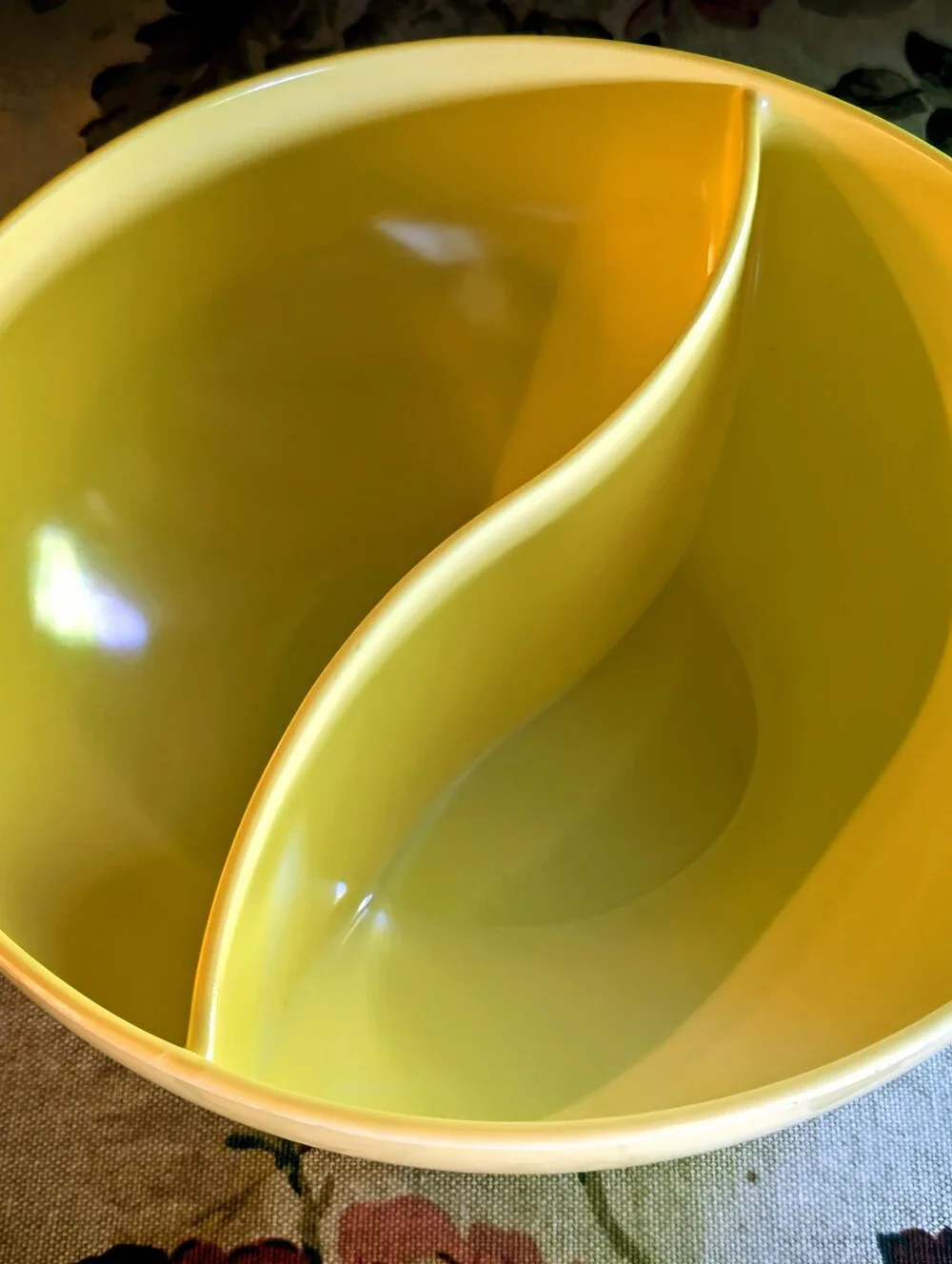 SUN VALLEY 9“ Melmac VTG MCM Divided Serving Bowl
